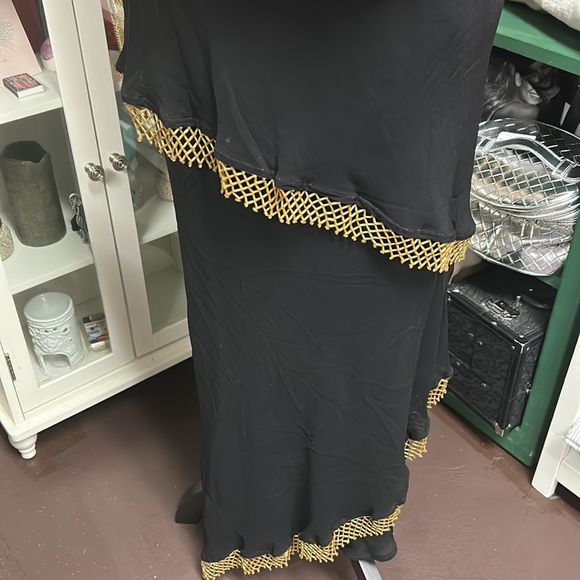 Black and gold skirt and top - Picture 3 of 6